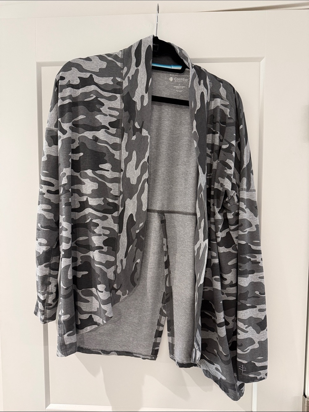 LumaLeo | Women's Wrap with Back Slit - Gray Camo